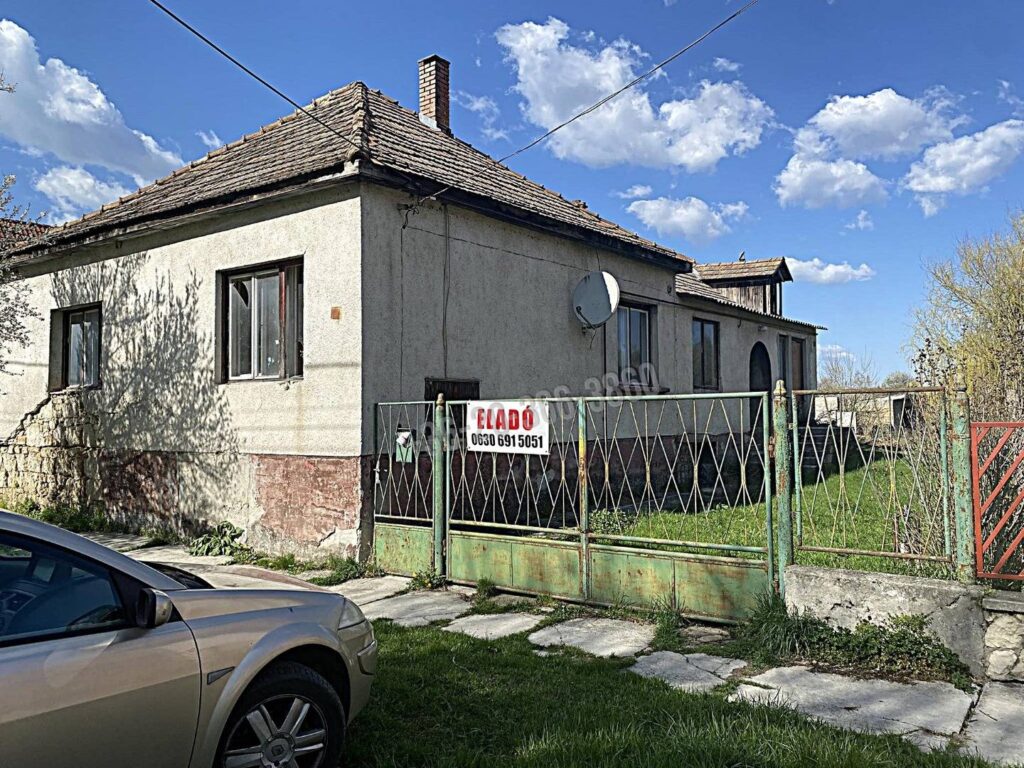 Eladó Családi ház, Zsámbék, Nincs megadva, 160nm, 44900000 Ft