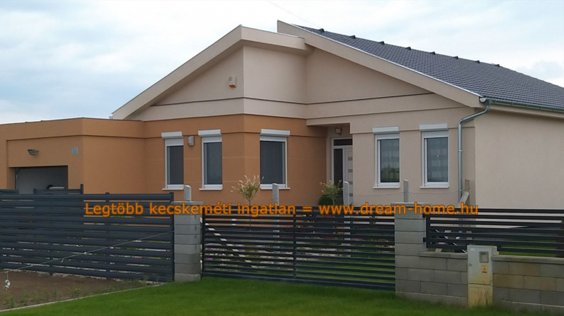 Ingatlan hirdetés kép