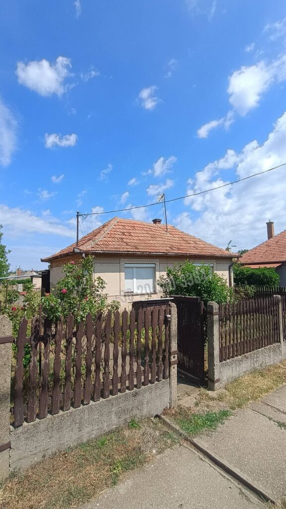 Eladó Családi ház, Hajdúböszörmény, Középkert, 68nm, 34000000 Ft