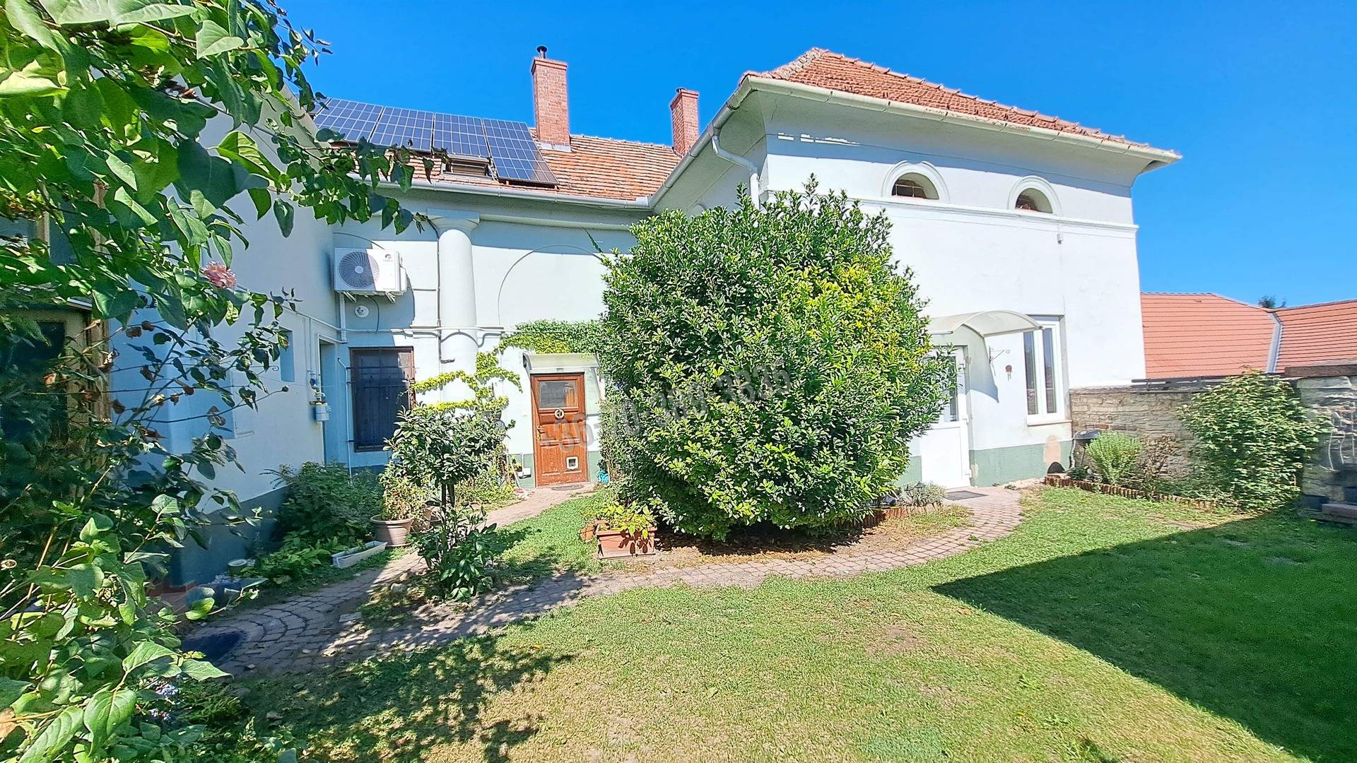 Eladó Társasházi lakás, Veszprém, Egyetemváros, 79nm, 84600000 Ft