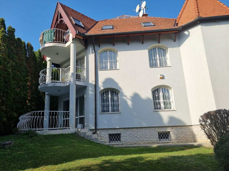 Eladó Lakás, Budapest XII. kerület, 120nm, 220000000 Ft