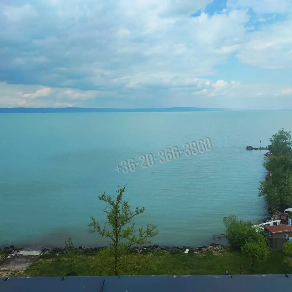 Eladó Társasházi lakás, Siófok, Ezüstpart, 54nm, 88610000 Ft