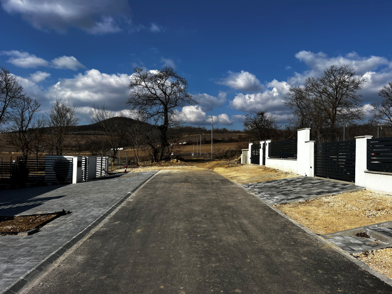 Eladó Telek, Üröm, Völgyliget sétány, 861nm, 95000000 Ft