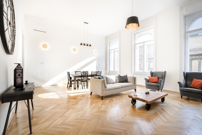 Eladó Lakás, Budapest VI. kerület, Teréz körút, 130nm, 899000 Ft