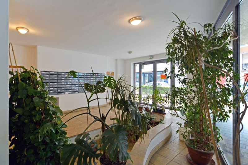 Eladó Iroda, Budapest IX. kerület, Mester utca, 325nm, 1200000 Ft