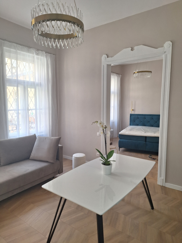 Eladó Lakás, Budapest VI. kerület, Rózsa utca, 65nm, 650000 Ft