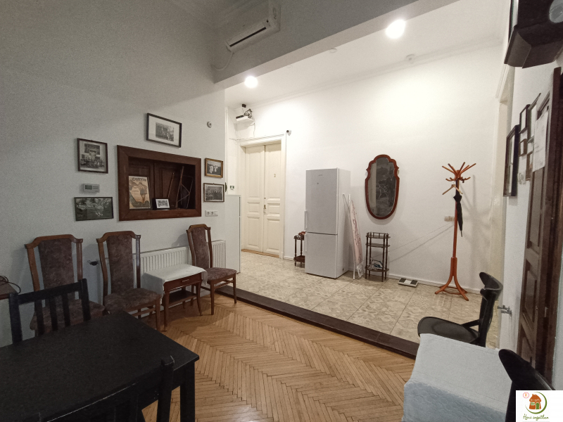Eladó Lakás, Budapest VII. kerület, TÁGAS INGATLAN NÉGY APARTMANNAL, SZUPER KÖZLEKEDÉSNÉL, 158nm, 242420000 Ft
