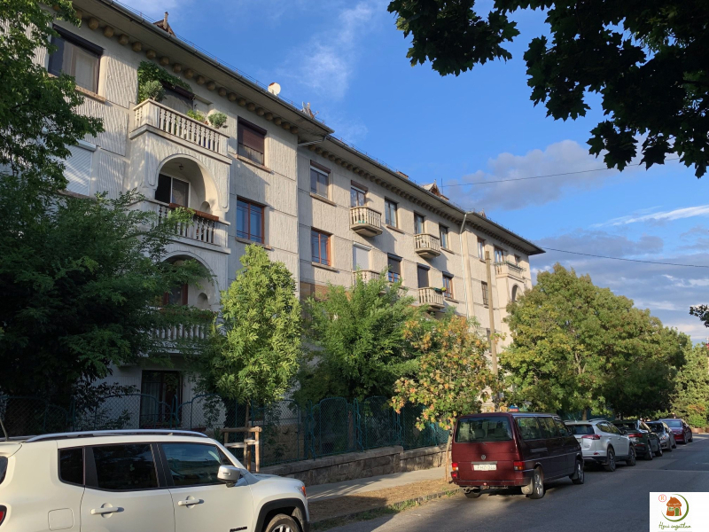 Eladó Lakás, Budapest XII. kerület, BÚTOROZATLAN LAKÁS A HEGYVIDÉKI ÖNKORMÁNYZAT FÖLÖTT, 84nm, 410000 Ft
