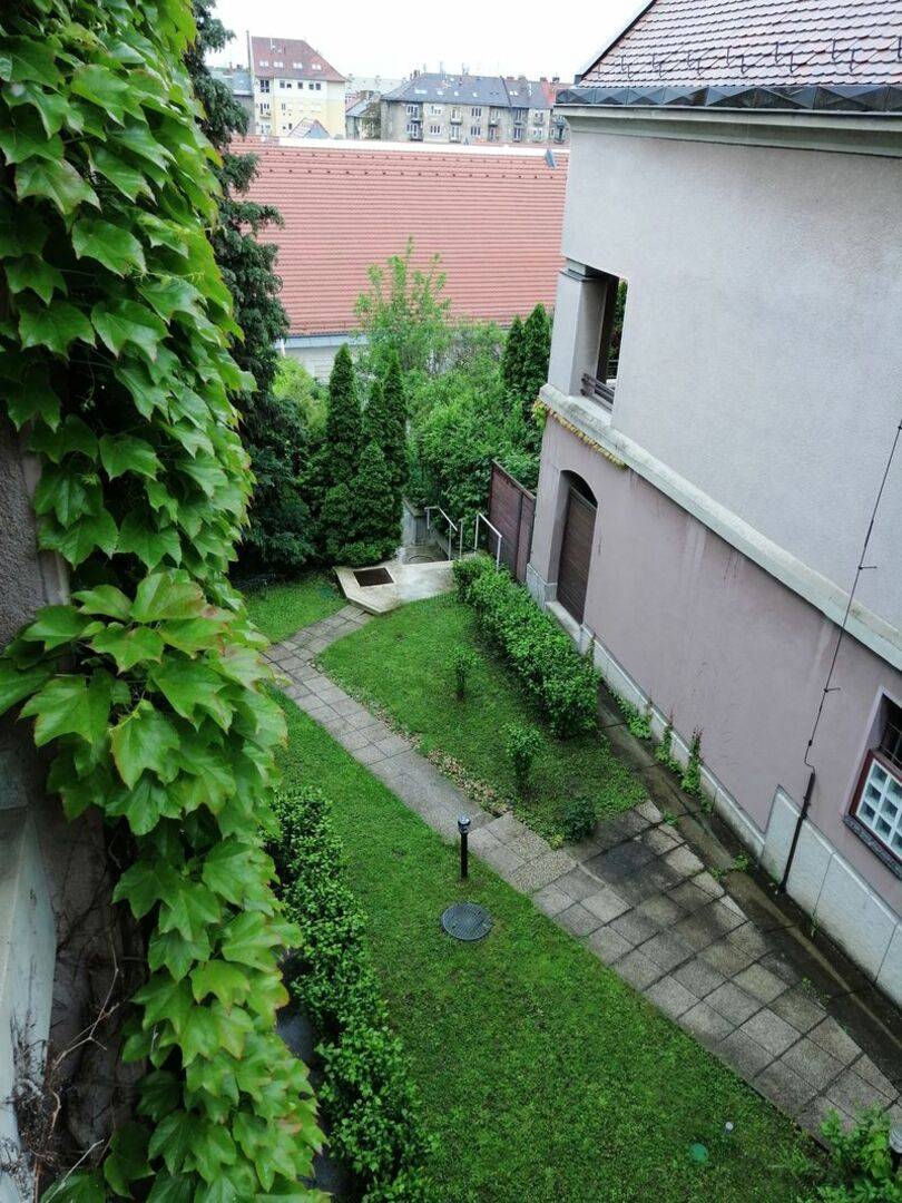 Kiadó Iroda, irodaház, Budapest III. kerület, Újlak, Seregély utca, 260nm, 1100000 Ft