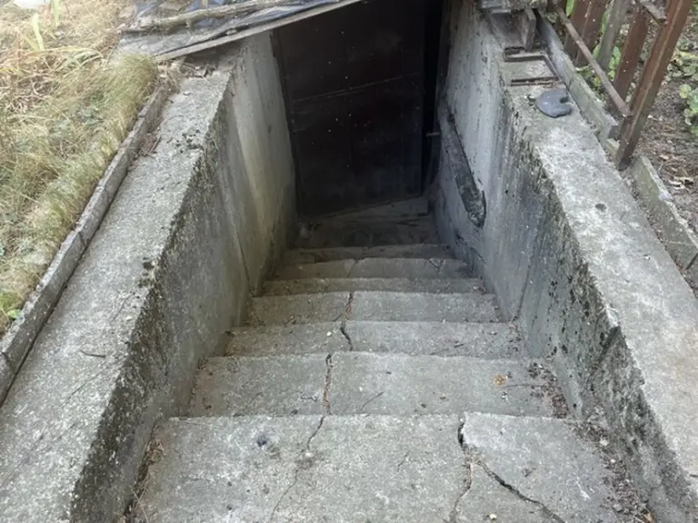 Taksonyban vízpart közeli 40 nm 1+2 szobás faház 370 nm telekkel