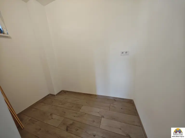 Eladó Ház, Felsőpakony, ERDŐRE NÉZŐ, FRISSEN FELÚJÍTOTT 65 M²-ES OTTHON KIADÓ FELSŐPAKONYON – BUDAPEST KÖZELÉBEN!, 65nm, 300000 Ft