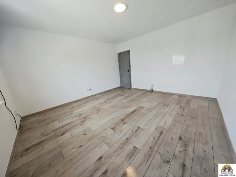 Eladó Ház, Felsőpakony, ERDŐRE NÉZŐ, FRISSEN FELÚJÍTOTT 65 M²-ES OTTHON KIADÓ FELSŐPAKONYON – BUDAPEST KÖZELÉBEN!, 65nm, 300000 Ft