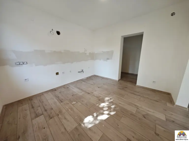Eladó Ház, Felsőpakony, ERDŐRE NÉZŐ, FRISSEN FELÚJÍTOTT 65 M²-ES OTTHON KIADÓ FELSŐPAKONYON – BUDAPEST KÖZELÉBEN!, 65nm, 300000 Ft