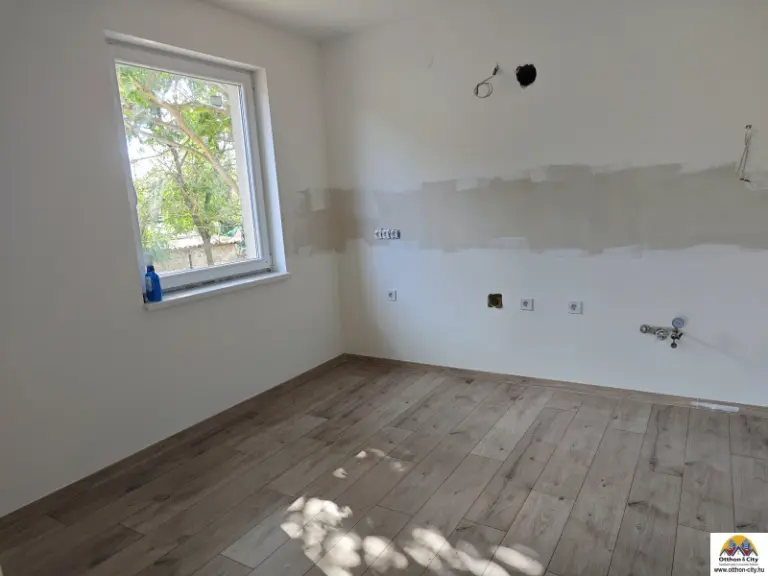 Eladó Ház, Felsőpakony, ERDŐRE NÉZŐ, FRISSEN FELÚJÍTOTT 65 M²-ES OTTHON KIADÓ FELSŐPAKONYON – BUDAPEST KÖZELÉBEN!, 65nm, 300000 Ft