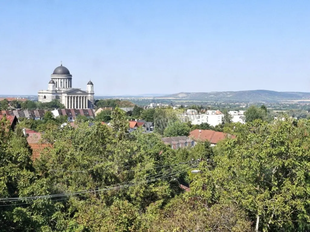 Eladó Családi ház, Esztergom, Kertváros, 244nm, 145000000 Ft