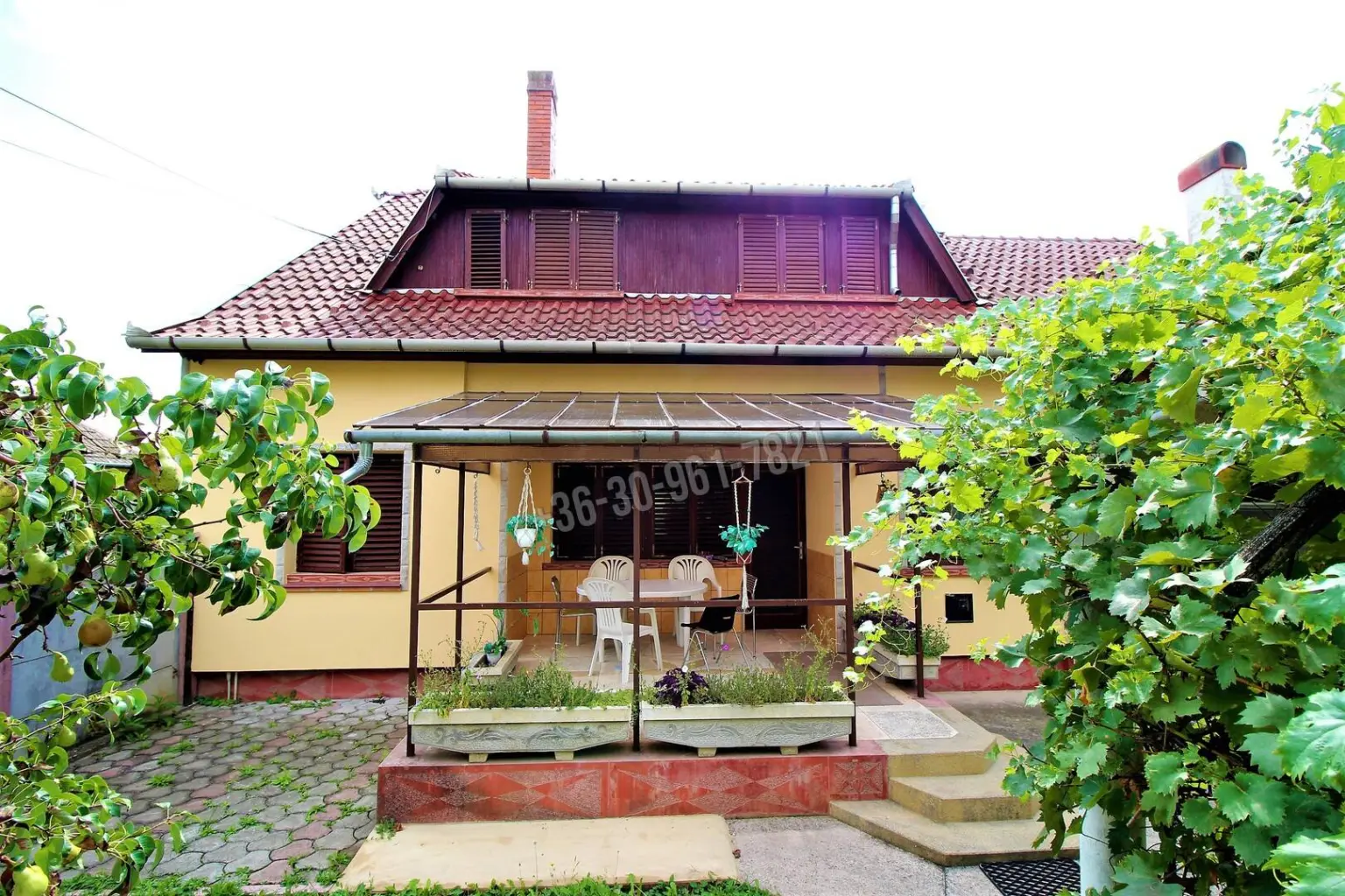 Eladó Hotel, panzió, Gyula, Nincs megadva, 250nm, 79000000 Ft