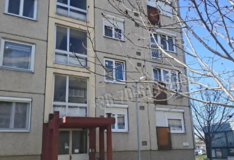 Eladó Panellakás, Esztergom, Nincs megadva, Schweidel József utca, 49nm, 39900000 Ft