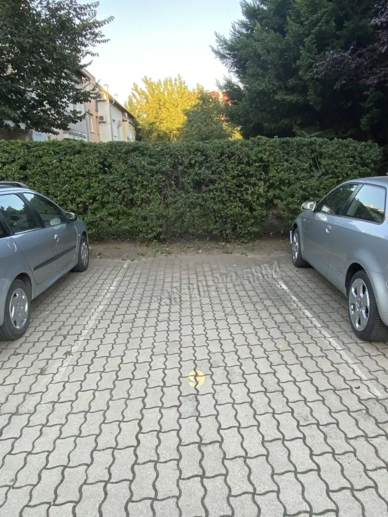 Kiadó Garázs, Szeged, Harmónia lakópark, Csaplár Benedek, 8nm, 17500 Ft