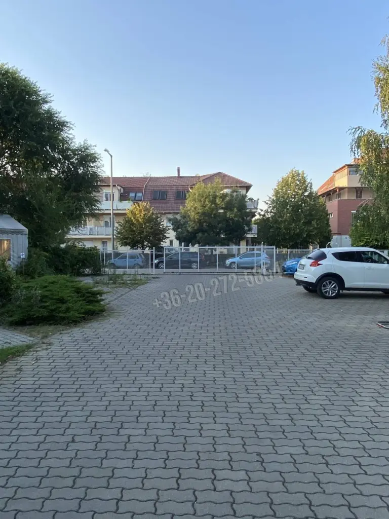 Kiadó Garázs, Szeged, Harmónia lakópark, Csaplár Benedek, 8nm, 17500 Ft