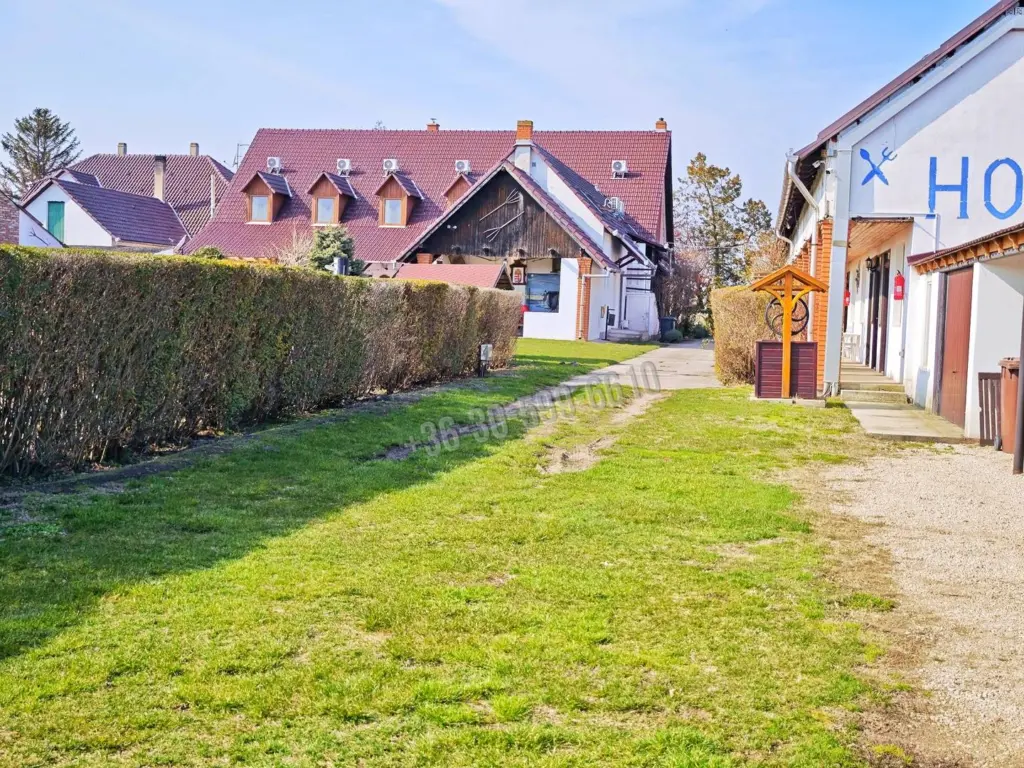 Eladó Hotel, panzió, Baks, Fő utca, 1062nm, 349000000 Ft