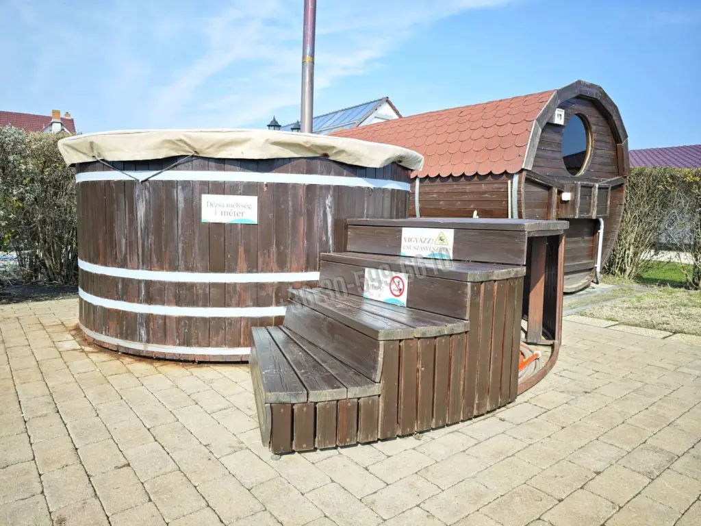 Eladó Hotel, panzió, Baks, Fő utca, 1062nm, 349000000 Ft