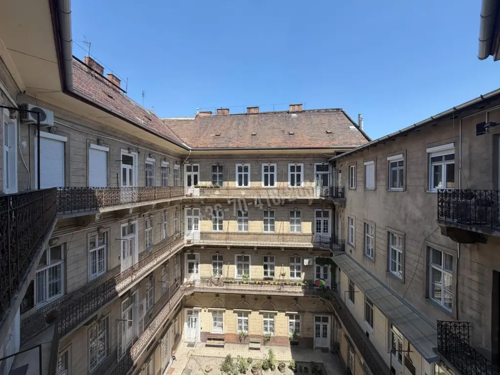 Eladó Társasházi lakás, Budapest VI. kerület, Terézváros (Nagykörúton belül), 70nm, 125000000 Ft