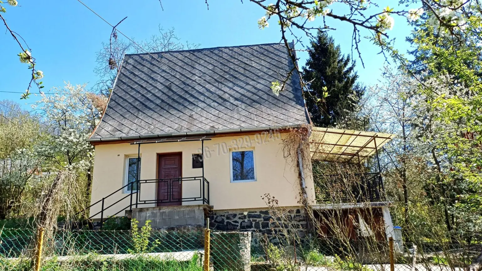 Eladó Üdülő, nyaraló, Somoskőújfalu, Bagókői út, 25nm, 21990000 Ft