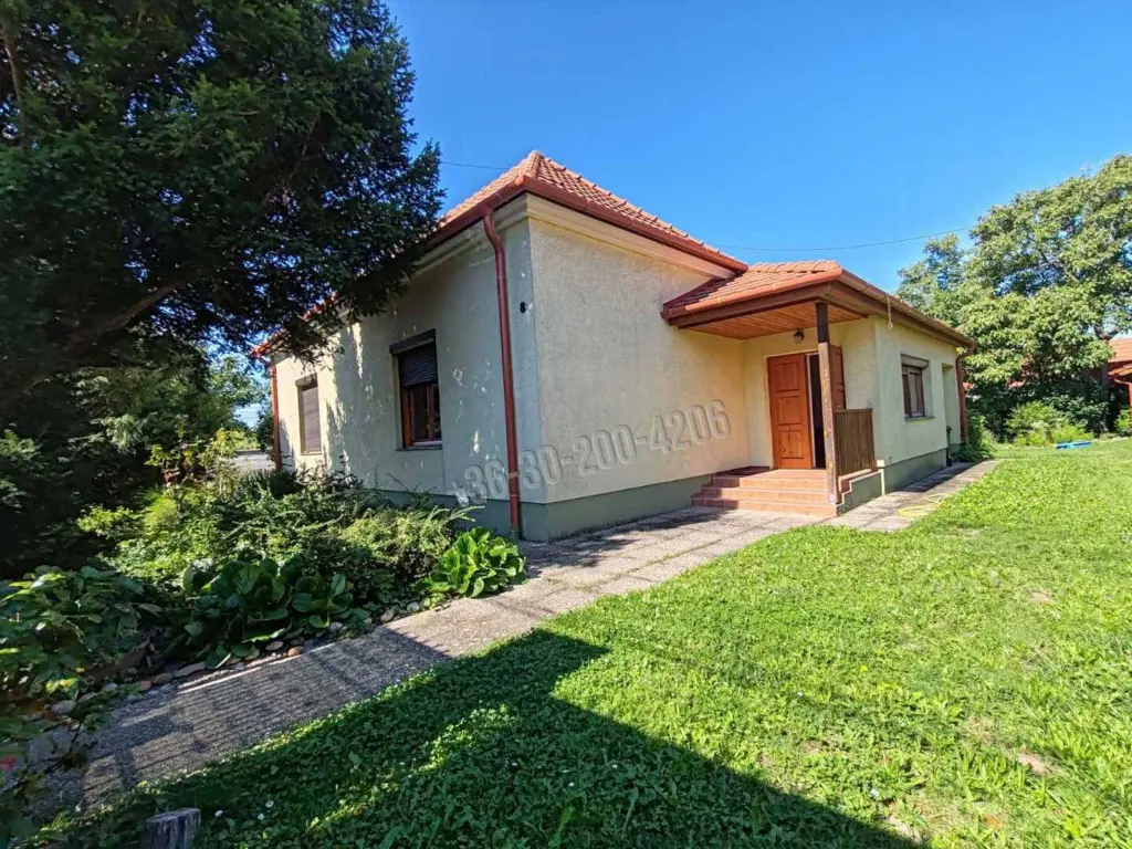 Eladó Családi ház, Rajka, 104nm, 169000000 Ft