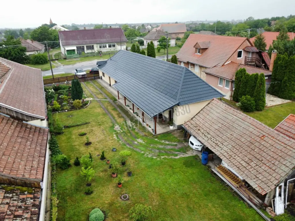 Eladó Családi ház, Tiszanána, Nincs megadva, Fő út, 100nm, 34000000 Ft