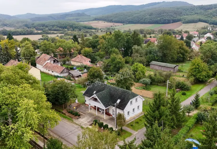 Eladó Hotel, panzió, Kétbodony, Jókai utca, 201nm, 49900000 Ft