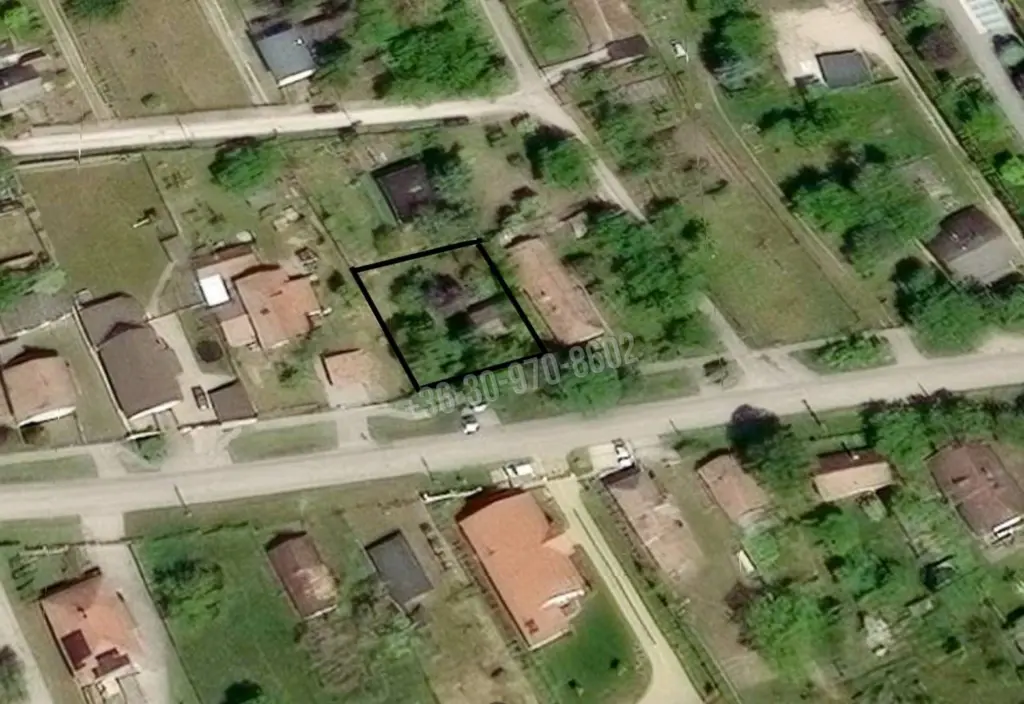 Eladó Családi ház, Komárom, Koppánymonostor, Koppány Vezér út, 32nm, 20990000 Ft