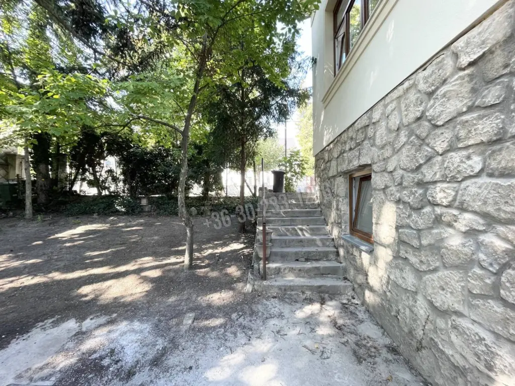 Eladó Villa, kastély, Sopron, Alsólőverek, 295nm, 239000000 Ft