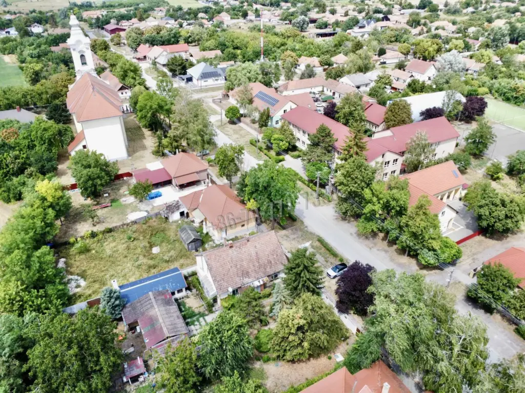 Eladó Családi ház, Kömlő, Fő út, 0nm, 22000000 Ft