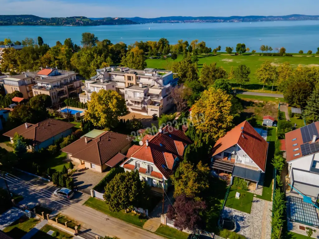 Eladó Ikerház, Zamárdi, Fürdőtelep, 156nm, 165000000 Ft