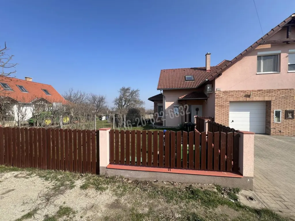 Eladó Ikerház, Sárszentmihály, Nincs megadva, Babits Mihály , 124nm, 89500000 Ft