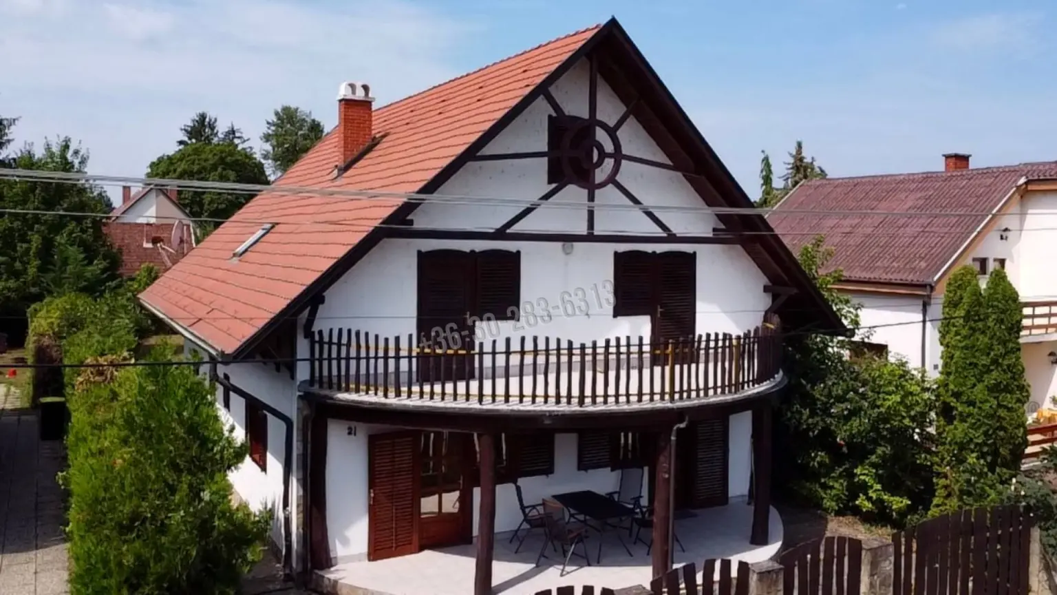 Eladó Üdülő, nyaraló, Balatonszárszó, 244nm, 183000000 Ft