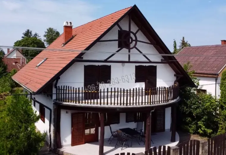 Eladó Üdülő, nyaraló, Balatonszárszó, 244nm, 183000000 Ft