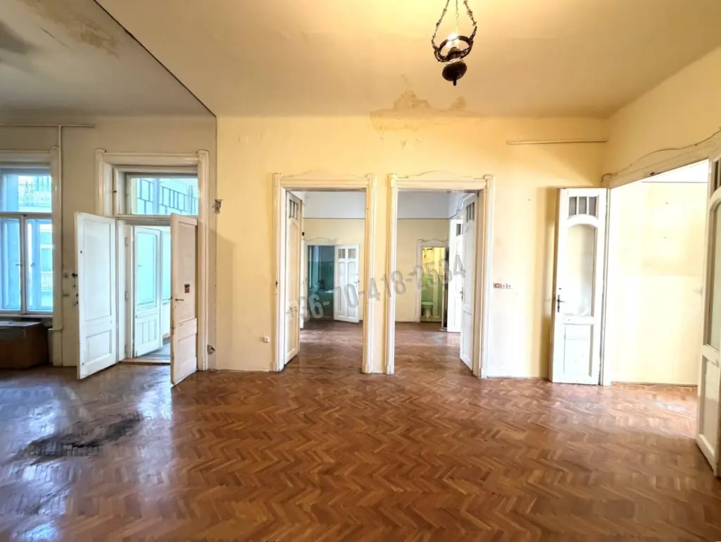Eladó Társasházi lakás, Budapest VIII. kerület, Palotanegyed, 156nm, 159900000 Ft