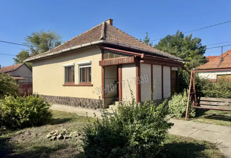 Eladó Családi ház, Jászapáti, Városközpont, Széchenyi utca, 63nm, 12000000 Ft