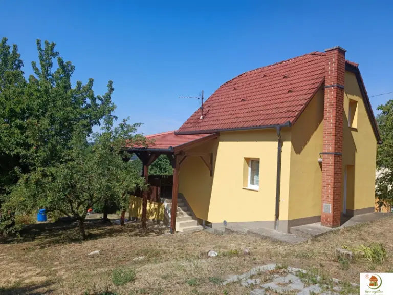 Eladó Ház, Pilisszántó, PILISRE NÉZŐ, CSINOS, FELÚJÍTOTT HÁZ NAGY TELEKKEL, 80nm, 79000000 Ft